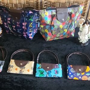 2 Portable Shopping Totes (Assorted designs)